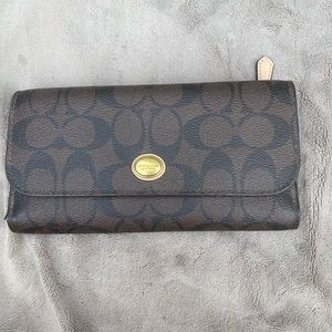 Coach Wallet Monogram